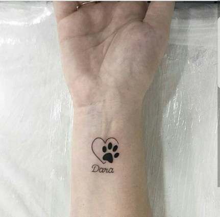 35 Subtle Tattoo Ideas Even Your Parents Will Like Small tattoo,Amazing tattoo,charming tattoo Tattoo Ideas Dog, Dog Memorial Tattoos, Pawprint Tattoo, Memorial Ideas, Tattoo Trend, Shape Tattoo, Paw Tattoo, Cat Tattoos, Inspiration Tattoos