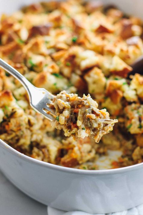 Chicken Wild Rice Casserole - just like the classic soup but in casserole form… Recipes With Wild Rice, Rice Hot Dish, Hot Dish Recipes, Chicken Wild Rice Casserole, Wild Rice Recipes, Chicken Wild Rice, Wild Rice Casserole, Casserole Chicken, Rice Casserole Recipes