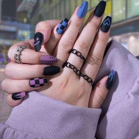 Nail Matte, Black And Blue Nails, Nail Art Acrylic Nails, Black And Purple Nails, Heart Flame, Nail Art Acrylic, Fake Nails Designs, Punk Nails, Press On Nails Short