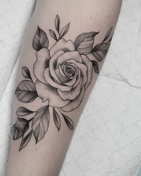 Rose Tattoo For Women Arm, Rose And Leaf Tattoo, Three Roses Tattoo, Rose Tattoo Shading, Matching Rose Tattoos, Rose Tattoo Black And White, Black And White Roses Tattoo, Roses Tattoo Design, Flowers Tattoo Design