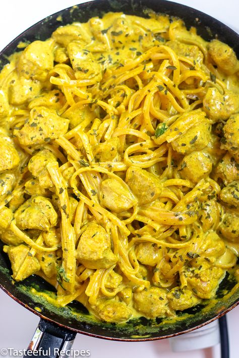 Creamy Curry Chicken Pasta - Tasteeful Recipes Curry Chicken Pasta Recipes, Creamy Curry Pasta, Curry Pasta Recipe, Curry Chicken Pasta, Curried Pasta, Chicken Curry Noodles, Creamy Curry Chicken, Curry Pasta Salad, Fasta Pasta