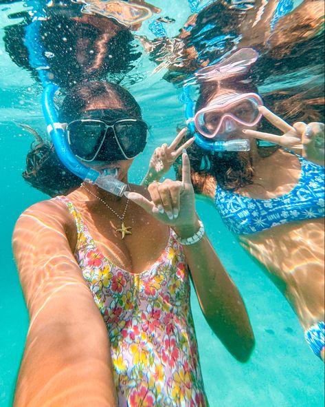 underwater picture ideas, ocean photography, summer aesthetic Underwater Picture Ideas, Aesthetic Underwater Photos, Aesthetic Things To Do In Summer, Aesthetic Pictures To Take Of Yourself, Holiday Pictures Ideas, Ocean Pictures Ideas, Summer Asthetics Photos, Summer 2024 Aesthetic, Cute Summer Photos