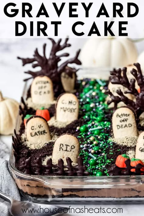 Graveyard Dirt Cake, Graveyard Dessert, Halloween Dirt Pudding, Graveyard Cake, Graveyard Dirt, Dirt Dessert, Dirt Cake Recipes, Dirt Pudding, Oreo Dirt