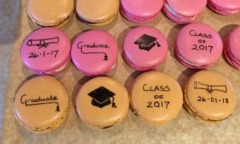 Graduation Macarons, Personalized Macarons, Macarons Ideas, Macaron Recipes, After Prom, Prom 2023, Graduation Cupcakes, Macaron Recipe, Party Inspo