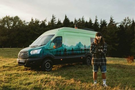 A spectacular campervan conversion that turns heads - Living in a shoebox Farm Style Sink, Vans Painted, Best Campervan, Custom Campers, Van Wrap, Picasso Paintings, Life Paint, Campervan Conversions, Custom Paint Jobs