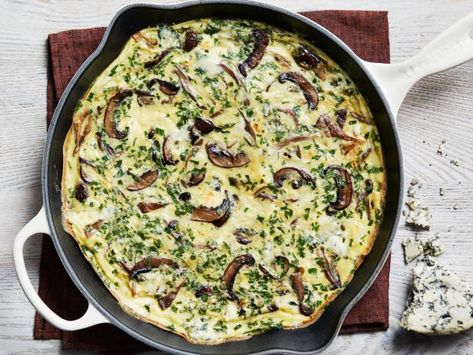 Get Mushroom Blue Cheese Frittata Recipe from Food Network Artichoke Frittata, Breakfast Fruit Salad, Mediterranean Diet Breakfast, Goat Cheese Frittata, Mediterranean Breakfast, Easy Mediterranean Diet Recipes, Overnight Oat, Cheese Frittata, Low Carb Diets