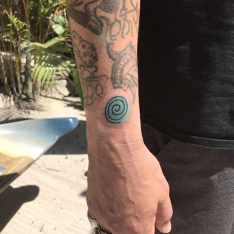 Tulum Beach Tattoo Shop on Instagram: “The cenote Symbol, can only find at the Riviera Maya... Thank’s my friends for share that good vibes!!! 👇 Book Now!!! 🗓 Info & INKuiries DM…” Cenote Tattoo, Good Vibes Book, C Tattoo, Tulum Beach, Beach Tattoo, Trendy Tattoos, Riviera Maya, Tattoo Shop, Tulum