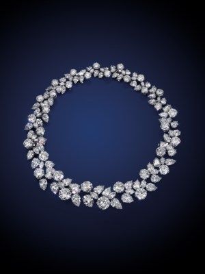 AN EXQUISITE DIAMOND CLUSTER WREATH NECKLACE, BY HARRY WINSTON Price realised USD 1,812,500 Estimate USD 1,500,000 - USD 2,500,000 Harry Winston Necklace, Vintage Diamond Necklace, Wreath Necklace, Harry Winston Diamond, Harry Winston Jewelry, Diamond Necklace Designs, Harry Winston, Diamond Necklace Set, Expensive Jewelry