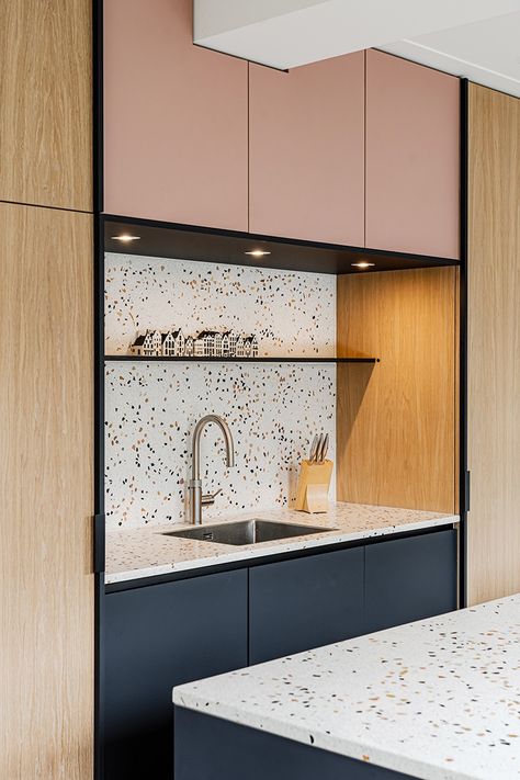 kitchen design with terrazzo pink blue and oak Terrazzo Pink, Terrazzo Kitchen, Pink Apartment, Navy Kitchen, Kitchen Confidential, Kitchen Colour Schemes, Compact Kitchen, Pink Kitchen, Kitchen Room Design