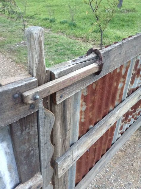 Combine a handle with a built-in latch mechanism for a sleek, modern design that keeps the barn door functional and secure.
Latch with Stopper System:

Install a stopper that prevents the door from sliding open after being latched, providing an extra level of security.
Hashtags for Social Media:
#BarnDoorDIY
#SlidingBarnDoorIdeas
#BarnDoorLatch
#DIYHomeDesign
#RusticHomeDecor
#FarmhouseStyle
#BarnDoorLock Diy Farm Gate, Barn Door Latch Ideas, Door Latch Ideas, Bathroom Barn Doors, Rustic Gate, Sliding Barn Door Lock, Wood Fence Gates, Barn Door Lock, Horse Farm Ideas