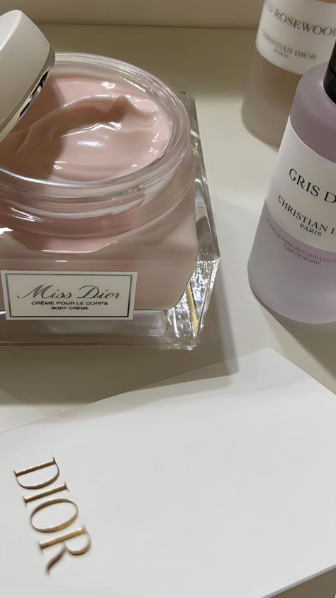 Body Cream Aesthetic, Fancy Skincare, Aesthetic Dior, Pretty Body, Body Creme, Dior Girl, Dior Aesthetic, Body Aesthetic, Body Hygiene