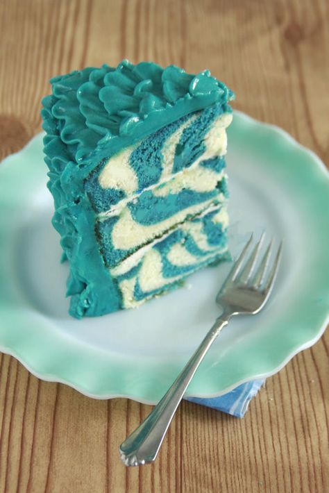 Cake Transport, Blue Velvet Cakes, Classic Savory, Swirl Cake, Savory Cheese, Marble Blue, Smooth Cake, Easy Food Art, Marble Cake