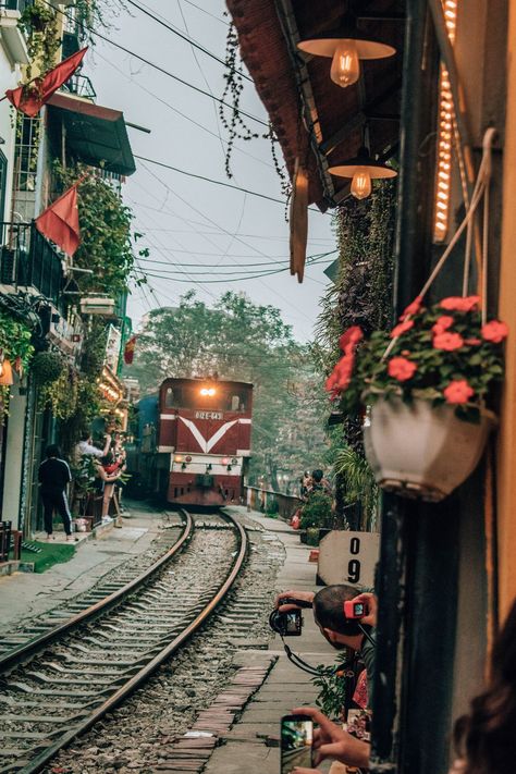 Discover the Highlights of Hanoi. Everything to do with 48 hours in Hanoi, Vietnam. #Hanoi #HanoiVietnam #48HoursinHanoi #HanoiGuide #VietnamTrip #HanoiExperiences Vietnam Mountains, Aesthetic Vietnam, Vietnamese Culture, Mountains Aesthetic, Vietnam Voyage, Aesthetic Quote, Backpacking Asia, Adventure Aesthetic, Halong Bay