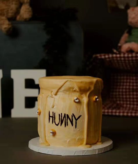 Winnie The Pooh Smash Cake, Hunny Pot Cake, Winnie The Pooh Hunny Pot, Pooh Hunny Pot, Milestone Ideas, Winnie The Pooh Hunny, Hunny Pot, Pot Cake, Pot Cakes