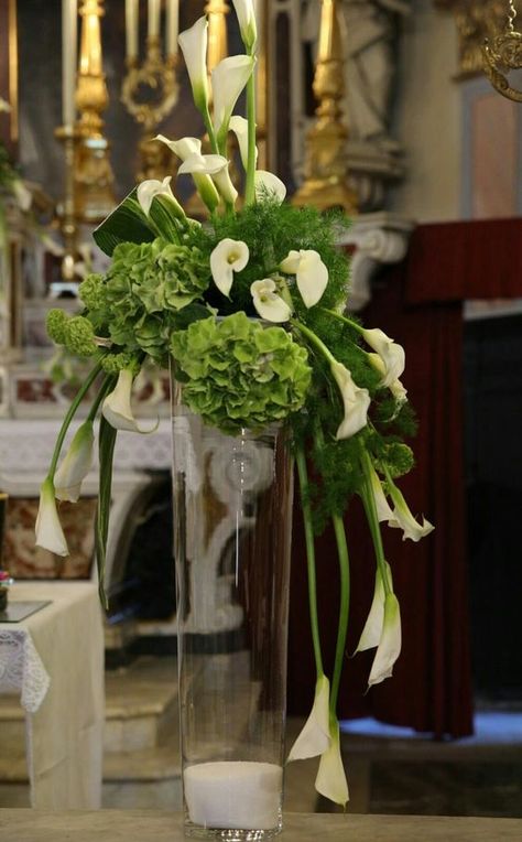 Garden Island Ideas, Tall Flower Arrangements, Contemporary Flower Arrangements, Garden Island, Tropical Floral Arrangements, Tropical Flower Arrangements, Large Floral Arrangements, Altar Flowers, Large Flower Arrangements