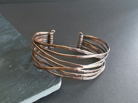 Copper Cuff Bracelet, Minimalist Wire Cuff, Simple, Casual, Elegant, Everyday Bracelet, Perfect Jewelry Gift for Young Women - Etsy Wild Chicory, Wire Bracelets Diy, Cuff Bracelets Diy, Handmade Copper Bracelet, Silver Wire Jewelry, Gifts For Young Women, Copper Bracelets, Wire Wrapped Jewelry Diy, Wire Cuff