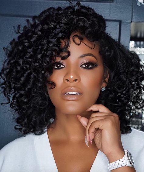 Deep Twist Crochet Braids, Short Curly Crochet Hair, Ocean Wave Crochet Hair, Beach Curls, Curly Crochet Hair Styles, Easy Hairstyles For Medium Hair, Pelo Afro, Layered Bob Hairstyles, Braid In Hair Extensions