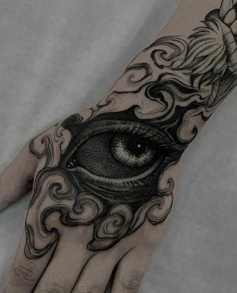 Tato Irezumi, Tato Maori, Tattoo Eye, Blackout Tattoo, Wicked Tattoos, Creepy Tattoos, Octopus Tentacles, Gothic Tattoo, Hand Tattoos For Guys