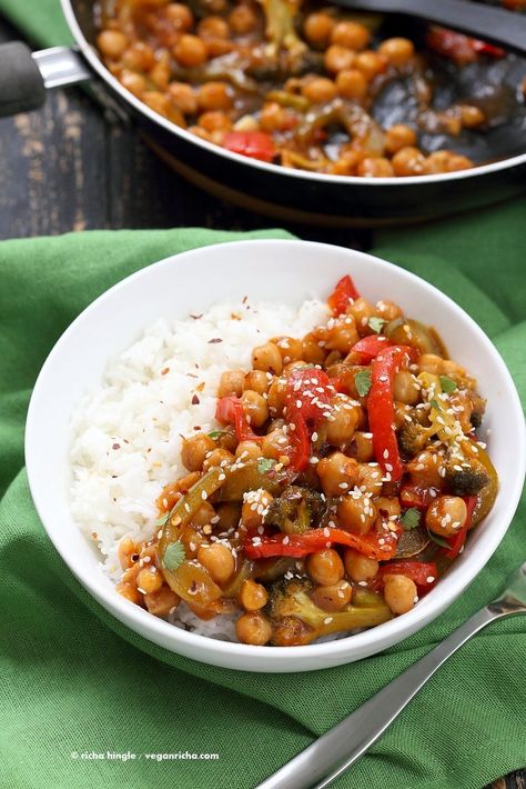 Sweet and Sour Chickpeas Peppers Broccoli - Vegan Richa Sweet And Sour Chickpeas, Vegan Protein Recipes, Vegan Richa, High Protein Vegan Recipes, Nut Free Recipes, Vegan Asian, Vegan Gluten Free Recipes, Easy Weeknight, Sweet And Sour