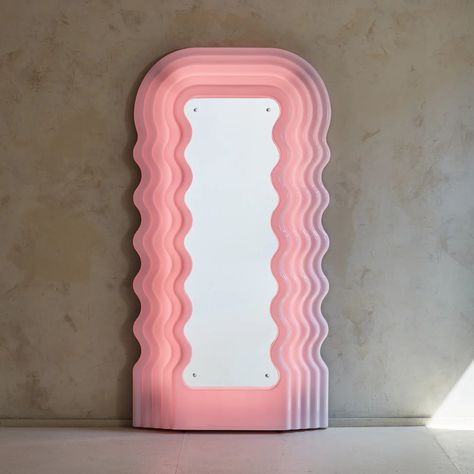 Iconic both lit and unlit...The Ultrafragola Mirror, designed by Italian architect Ettore Sottsass in 1970, stands as a quintessential piece of postmodern design. ⁠ ⁠ Stunning, no notes. This beauty will not last long.. Ettore Sottsass Design, Ettore Sottsass Mirror, Ultrafragola Mirror, Mirror Hallway, Room Revamp, Postmodern Design, Drink Bar, Decor 2024, Bar Drinks