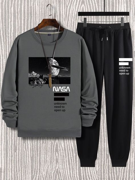 Sweatshirt Outfit Men, Cool Shirt Designs, Hype Clothing, Men Fashion Casual Shirts, Stylish Hoodies, Men Stylish Dress, Guys Clothing Styles, Tomboy Style Outfits, Cool Outfits For Men