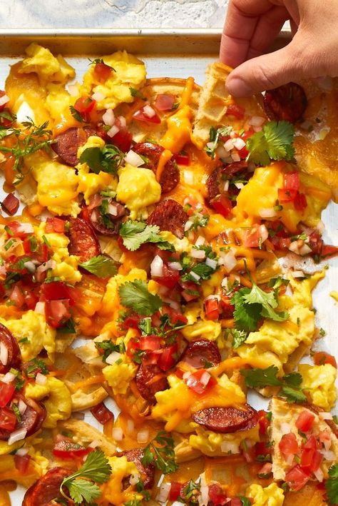 Waffle Nachos Breakfast Nachos With Waffles, Waffle Nachos Breakfast, Easy And Quick Breakfast Ideas, Waffle Nachos, Easy Healthy Breakfast Recipes, Quick And Easy Healthy Breakfast, Crustless Quiche Lorraine, Breakfast Chilaquiles, Quick Breakfast Ideas