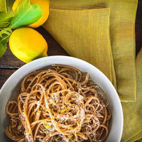 Spaghetti al Limone (Spaghetti with Lemon Water) Limone Spaghetti, Pasta Olive Oil, Simple Spaghetti, Winter Sunshine, Lemon Leaves, Dried Lemon, Cauliflower Cheese, Italian Chef, Famous Recipe