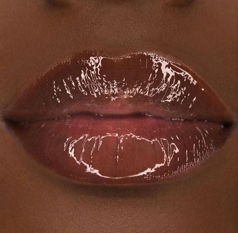 Glossy Lips Makeup, Beauty Eyeshadow, Catty Noir, Clear Lip Gloss, Black Lips, Beautiful Lashes, Dark Skin Makeup, Lip Art, Glossy Lips