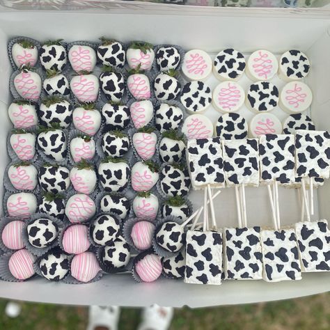 Dessert Table Cow Theme, Cow One Birthday Party, Cow Print Candy Table, Cow Candy Table, Cowprint Birthday Party Ideas, Cow Theme Candy Table, Cow Print Candy Apples, Cow Print And Teal Party, Cow Print Oreos