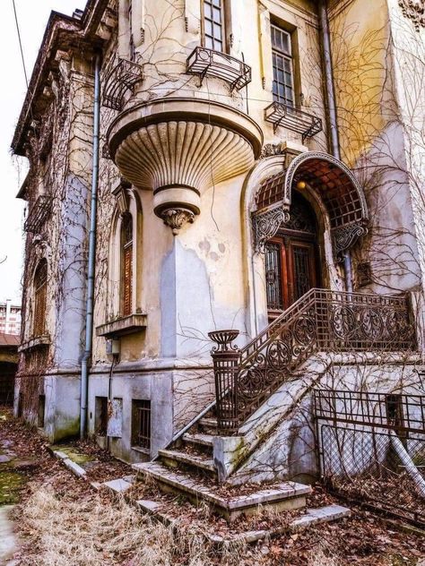 Old Abandoned Buildings, Facade Architecture Design, Abandoned Castles, Bucharest Romania, Amazing Buildings, Bungalow House Design, City Landscape, Traditional Architecture, Facade Architecture