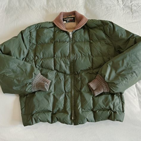 Vintage 80s goose down Tempco quilted puffer jacket Size XL $80 Comment “I want it” or dm me if you would like to buy this jacket 💚 Vintage Puffer Jacket, Snow Days, Quilted Puffer Jacket, Outdoor Holidays, Holiday Activities, Puffer Jacket, Dm Me, Warm And Cozy, Men's Jacket