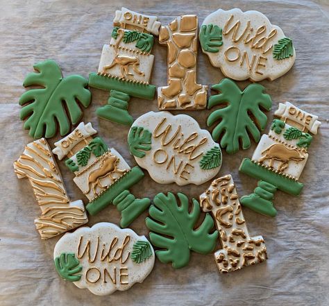 He’s a Wild One! 🐅🦒🦓🐘 . . . #allyscookies #cookies #decoratedcookies #royalicingcookies #royalicing #customcookies #cookiedecorating… Cars Theme Cake, Safari Cookies, Jungle Theme Birthday Party, First Birthday Cookies, Boys First Birthday Party Ideas, Boys 1st Birthday Party Ideas, Jungle Theme Birthday, Baby Boy 1st Birthday Party, Safari Theme Birthday