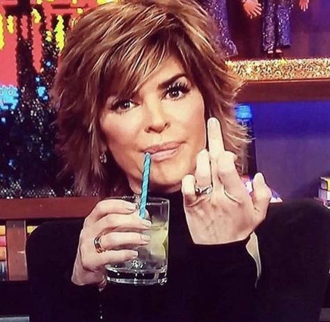 Lisa Rinna Wig, Real Housewives Quotes, Housewife Quotes, Erika Jayne, London Living, Lisa Rinna, Housewives Of Beverly Hills, Model Inspo, Real Housewives