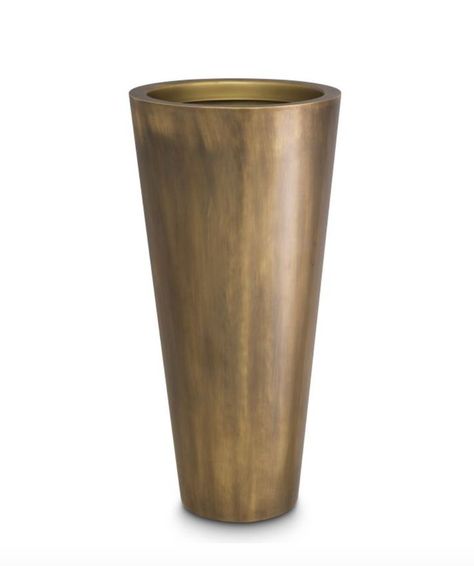 From the latest collection! Golden flower pots in antique gold. These golden pots are made of stainless steel. Golden flower pot for large house plants. This gold flower pot is hand made. The perfect flower pot gold or flower vase gold for a giant entrance or reception hall. Plant Vessels, Contemporary Planters, Steel Planters, Planter Table, Brass Planter, European Furniture, Mode Design, Planter Pots Indoor, Aged Brass