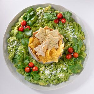 Guacamole Christmas Wreath | Christmas Snacks | ¡Yo Quiero!™️ Brands Christmas Wreath Appetizer, Wreath Appetizer, Food Wreath, Christmas Tree Veggie Tray, Christmas Dip, Queso Dip Recipes, Vegetarian Christmas, Fall Appetizers, Interesting Recipes