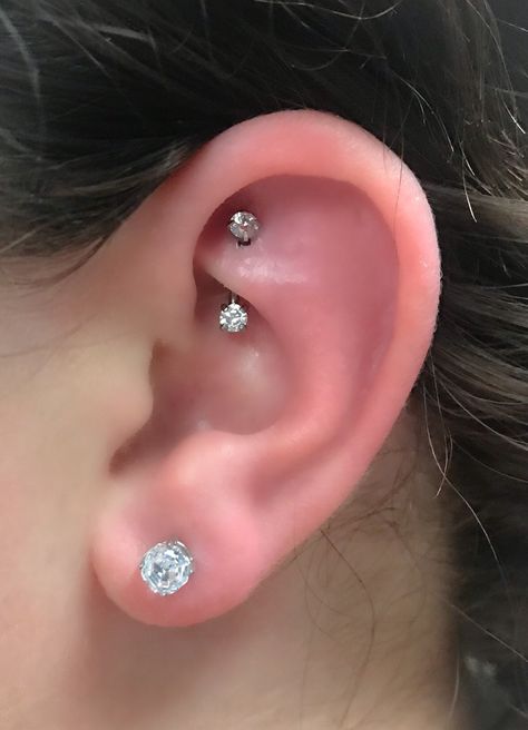 Snug Piercing Ideas, Piercing Diagram, Daith Piercing Stud, Ear Piercing Diagram, Rock Piercing, Back Piercings, Double Ear Piercings, Blue Sapphire Earrings, Piercing Inspo