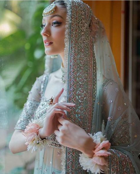 Iconic Times on Instagram: “@neharajpootofficial wedding outfit is one of the most graceful ones we’ve seen in a long time 💝 👗 @hussainrehar.official #neharajpoot…” Bridal Pishwas, Nameera By Farooq, Silk Sharara, Pakistani Bridal Dress, Nikkah Dress, Asian Bridal Dresses, Pakistani Wedding Dress, Beautiful Pakistani Dresses, Asian Bridal