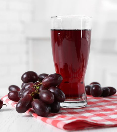 Benefits Of Grape Juice, Grape Juice Benefits, Homemade Grape Juice, Grape Cocktails, Grapes Benefits, Juice For Skin, Red Grape, Natural Yogurt, Fruit Stands