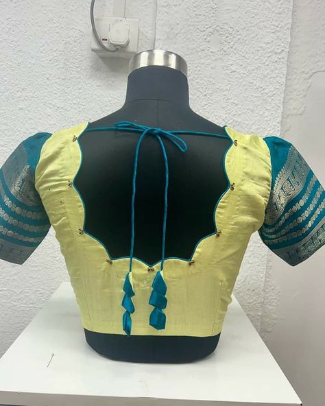 Back Neck Designs For Blouses Traditional, Plain Blouse Models, Poonam Saree Blouse Designs, Plain Blouse Back Neck Designs, Blue Blouse Designs Simple, Sky Blue Blouse Designs Silk, Triangle Neck Design Kurti, Simple Back Neck Designs For Blouses, Blue Color Blouse Designs Simple