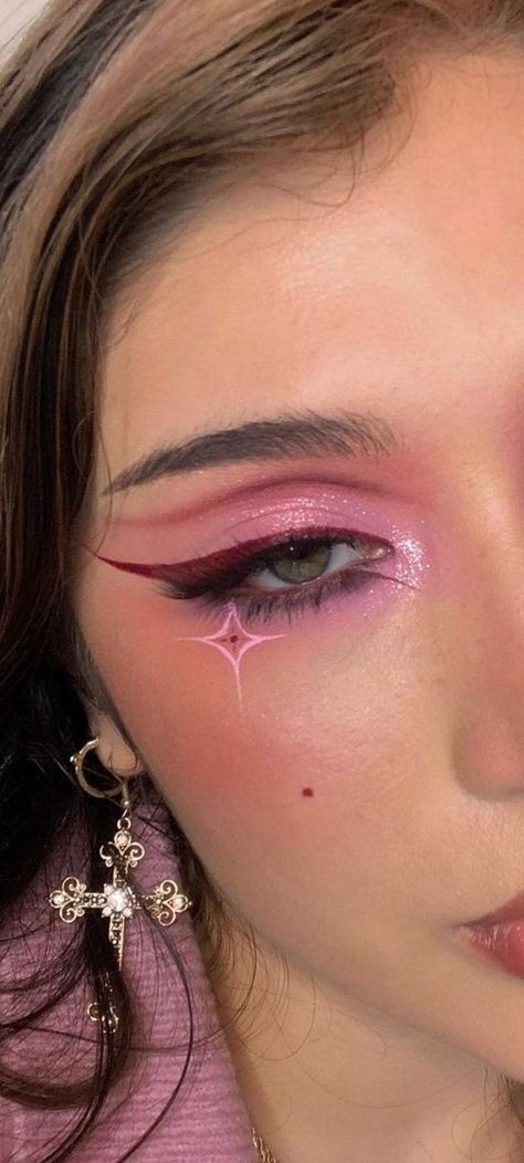 Post Malone Concert Makeup, Kali Uchis Makeup Look, Baby Pink Eye Makeup, Pink Rockstar Aesthetic, Elf Makeup Aesthetic, Pink Y2k Makeup, Pink Glam Makeup Looks, Cupid Makeup Looks, High Fashion Makeup Looks