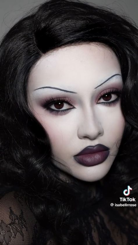 Romantic Goth Makeup, Romantic Makeup Tutorial, Vamp Makeup, Gothic Makeup Tutorial, Goth Makeup Looks, Goth Makeup Tutorial, Welcome To The Dark Side, Romantic Makeup, Goth Glam