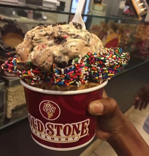 Birthday Cake Remix Ice Cream, Coldstone Ice Cream, Birthday Cake Ice Cream, Cold Stone, Junk Food Snacks, Food Babe, Food Therapy, Yummy Comfort Food, Think Food