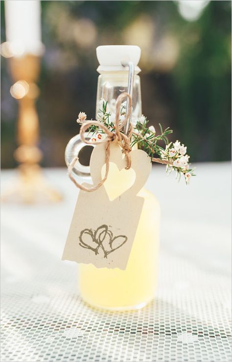 Limoncello Bottles, Bonbonniere Ideas, Wedding Souvenirs Diy, Crane Estate, Wedding Favors Cheap, Eco Friendly Wedding, Beach Wedding Favors, Favors Diy, Diy Wedding Favors