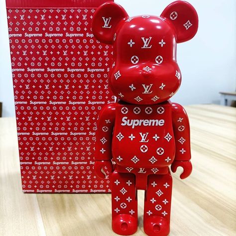 Kaws Iphone Wallpaper, Supreme Lv, Bear Brick, Hypebeast Room, New Wallpaper Iphone, Brick Art, Medicom Toy, Balloon Dog, Vinyl Toys