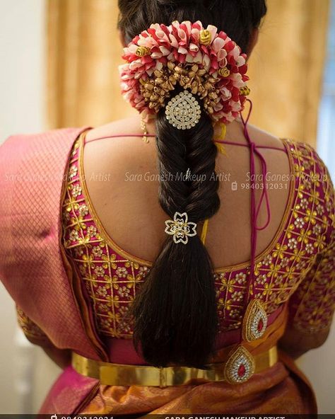 Jadai Billai, South Indian Wedding Hairstyles, Bridal Hair Decorations, Bridal Hairstyle Indian Wedding, Engagement Saree, Hair Style On Saree, Indian Engagement, Saree Hairstyles, Engagement Hairstyles