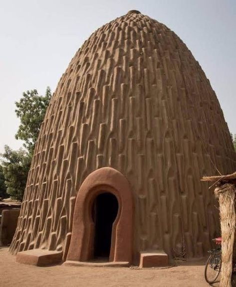 Simone Leigh, African Hut, Mud Hut, African Architecture, African House, Street Installation, Clay House, Clay Houses, Architectural Practice