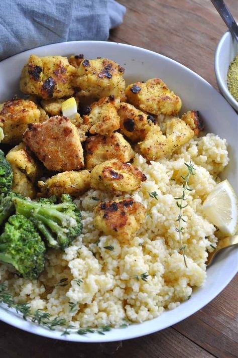 Vegan Lemon Pepper Tofu Lemon Pepper Tofu, Rabbit And Wolves, Pepper Tofu, Tofu Recipes Vegan, Cookies Healthy, Vegan Entree, Tofu Dishes, Desserts Vegan, Vegan Comfort Food