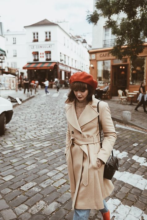 Beret Outfit, Louise Ebel, French Outfit, Moda Paris, Fashion Campaigns, Supermodels Runway, Shooting Photo, French Chic, Photography Magazine