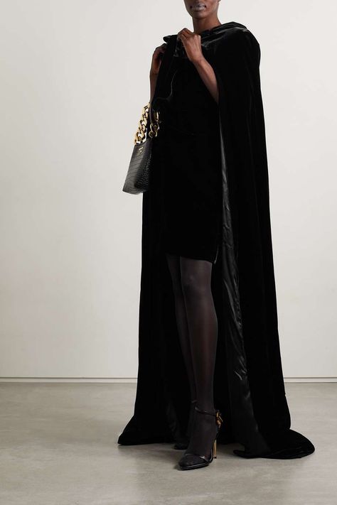 Velvet Dress Formal, Tom Ford Clothing, Velvet Cape, Corset Fashion, Black Velvet Dress, Cape Coat, Couture Collection, Long Black, Velvet Dress