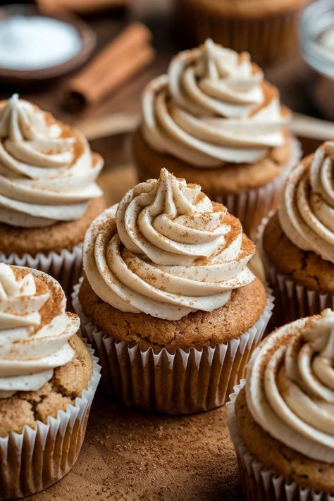 Easy Cinnamon Spice Cupcakes for Fall Baking Cinnamon Cupcakes Easy, Fall Cupcakes Ideas, Cupcakes For Fall, Cinnamon Cupcakes Recipe, Cupcakes Cinnamon, Spiced Cupcakes, Cinnamon Buttercream Frosting, Cake Mix Cupcakes, Cinnamon Buttercream